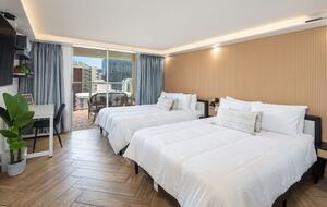 Modern Waikiki Studio with Mountain & Canal Views - Honolulu, Hawaii