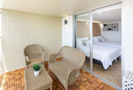 Modern Waikiki Studio with Mountain & Canal Views - Honolulu, Hawaii