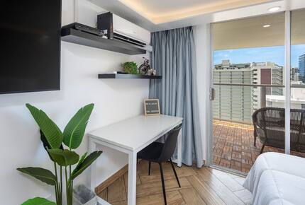 Modern Waikiki Studio with Mountain & Canal Views - Honolulu, Hawaii