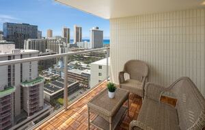 Modern Waikiki Studio with Mountain & Canal Views - Honolulu, Hawaii