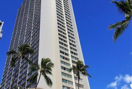 Modern Waikiki Studio with Mountain & Canal Views - Honolulu, Hawaii