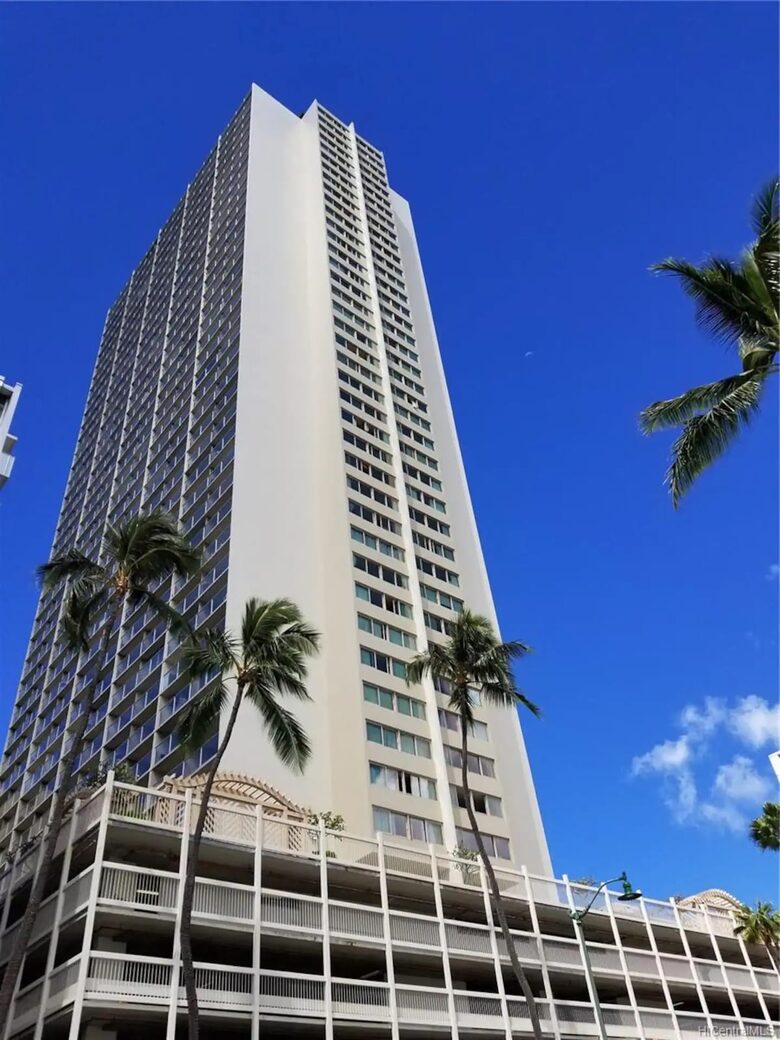 Modern Waikiki Studio with Mountain & Canal Views - Honolulu, Hawaii
