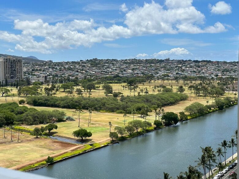 Modern Waikiki Studio with Mountain & Canal Views - Honolulu, Hawaii