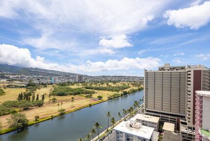 Modern Waikiki Studio with Mountain & Canal Views - Honolulu, Hawaii