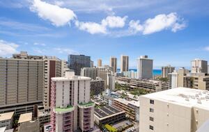 Modern Waikiki Studio with Mountain & Canal Views - Honolulu, Hawaii