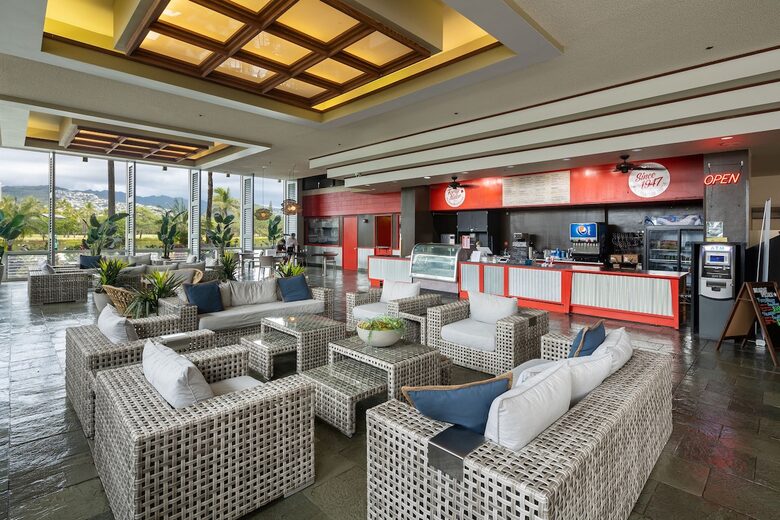 Modern Waikiki Studio with Mountain & Canal Views - Honolulu, Hawaii