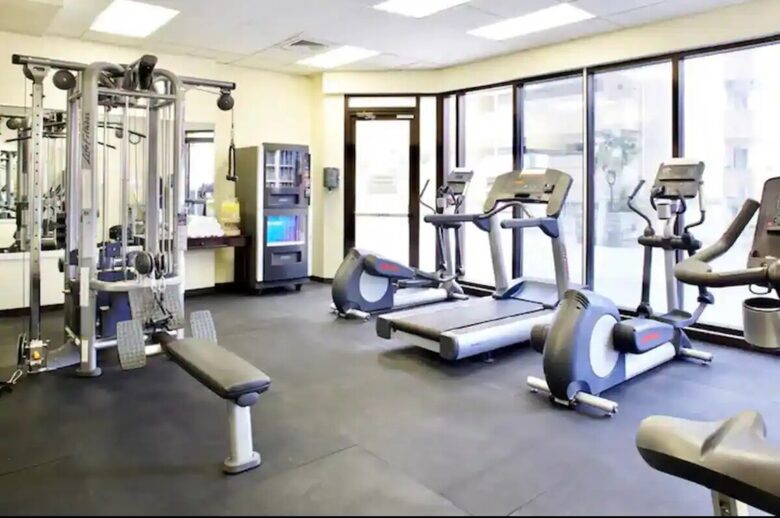 Modern Waikiki Studio with Mountain & Canal Views - Honolulu, Hawaii