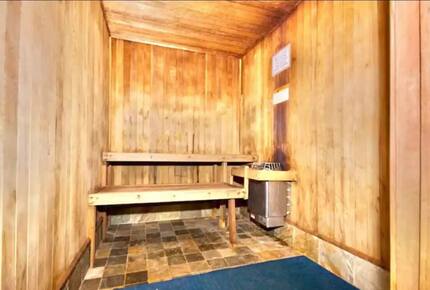 Modern Waikiki Studio with Mountain & Canal Views - Honolulu, Hawaii