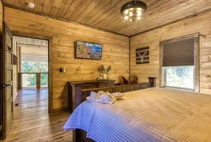 Elevated Retreat with Majestic Mt. LeConte Views - Gatlinburg, Tennessee