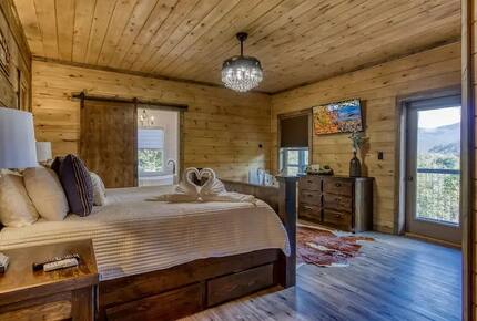 Elevated Retreat with Majestic Mt. LeConte Views - Gatlinburg, Tennessee