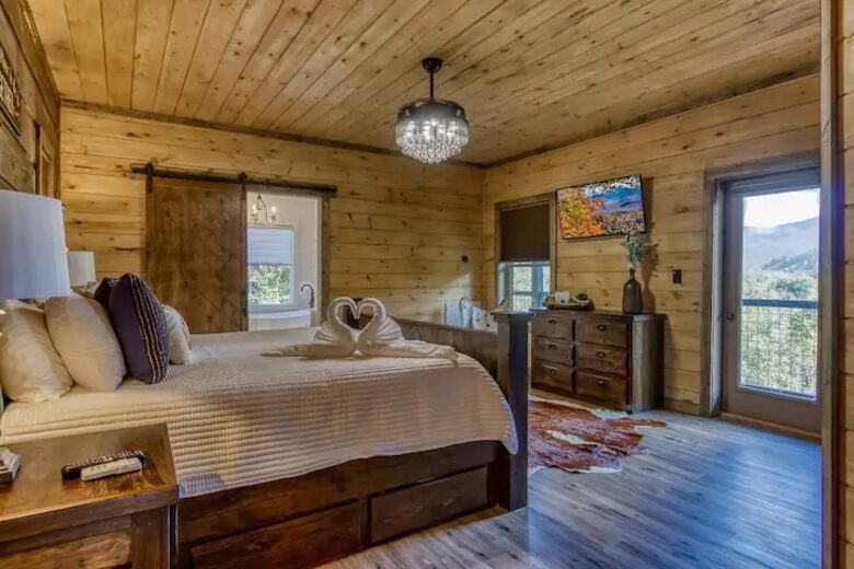 Elevated Retreat with Majestic Mt. LeConte Views - Gatlinburg, Tennessee