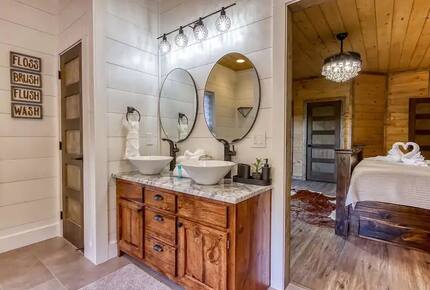 Elevated Retreat with Majestic Mt. LeConte Views - Gatlinburg, Tennessee