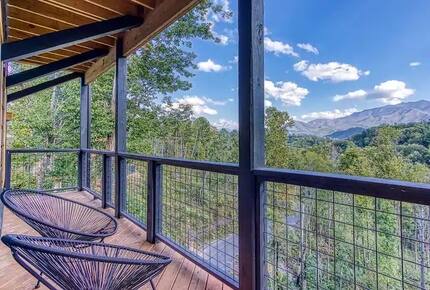Elevated Retreat with Majestic Mt. LeConte Views - Gatlinburg, Tennessee
