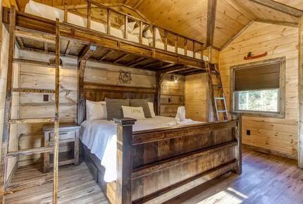 Elevated Retreat with Majestic Mt. LeConte Views - Gatlinburg, Tennessee