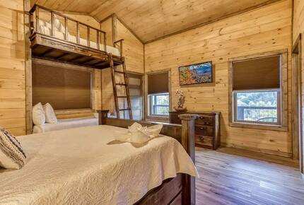 Elevated Retreat with Majestic Mt. LeConte Views - Gatlinburg, Tennessee