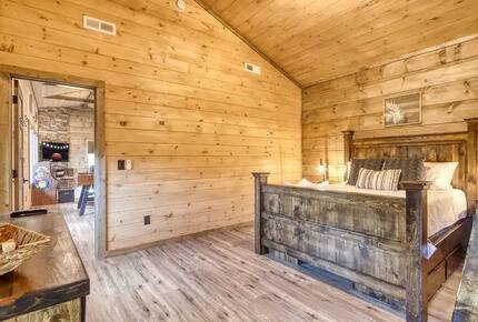 Elevated Retreat with Majestic Mt. LeConte Views - Gatlinburg, Tennessee