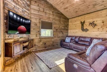 Elevated Retreat with Majestic Mt. LeConte Views - Gatlinburg, Tennessee