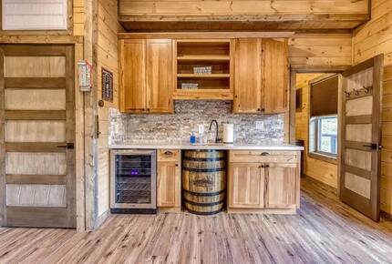 Elevated Retreat with Majestic Mt. LeConte Views - Gatlinburg, Tennessee