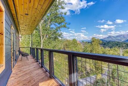 Elevated Retreat with Majestic Mt. LeConte Views - Gatlinburg, Tennessee