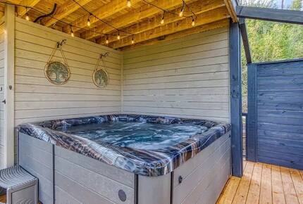 Elevated Retreat with Majestic Mt. LeConte Views - Gatlinburg, Tennessee