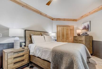 Mountain Light & Modern Design in Monument - Monument, Colorado