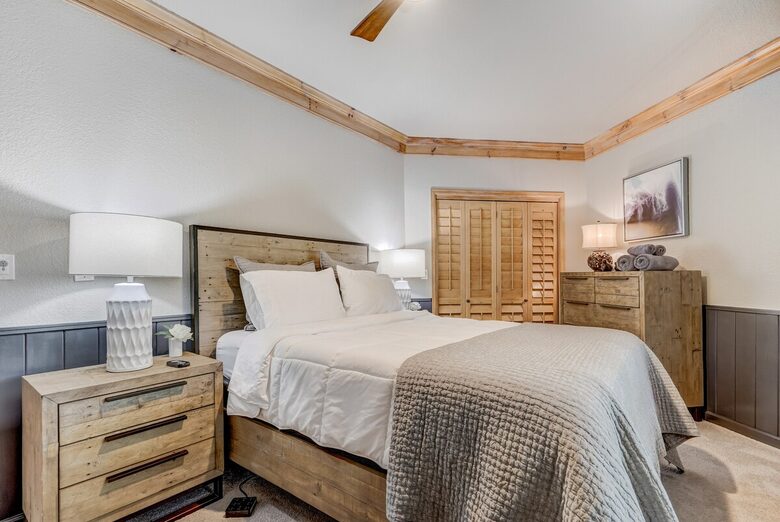 Mountain Light & Modern Design in Monument - Monument, Colorado