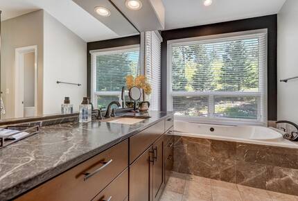 Mountain Light & Modern Design in Monument - Monument, Colorado