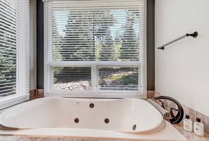 Mountain Light & Modern Design in Monument - Monument, Colorado