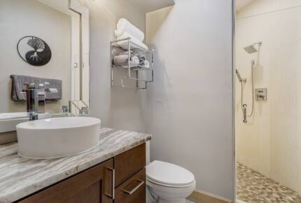 Mountain Light & Modern Design in Monument - Monument, Colorado