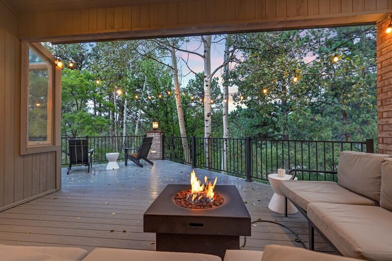 Mountain Light & Modern Design in Monument - Monument, Colorado