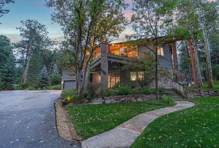 Mountain Light & Modern Design in Monument - Monument, Colorado