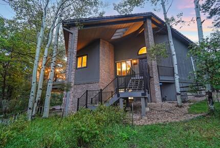 Mountain Light & Modern Design in Monument - Monument, Colorado