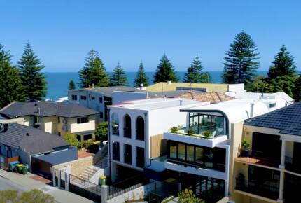 Contemporary Waterfront Elegance in Perth - Perth, Australia