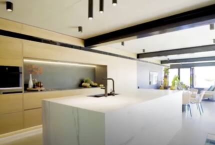 Contemporary Waterfront Elegance in Perth - Perth, Australia