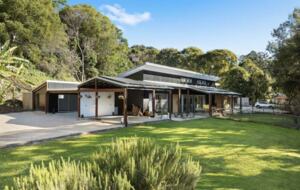 Stylish Sanctuary in the Scenic Tweed Hills - Carool, Australia