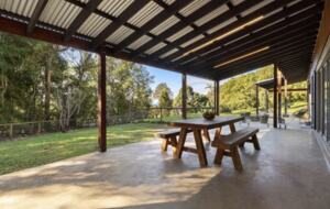 Stylish Sanctuary in the Scenic Tweed Hills - Carool, Australia