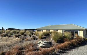 Mountain Majesty in the Heart of Twizel - Twizel, New Zealand