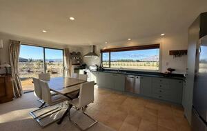 Mountain Majesty in the Heart of Twizel - Twizel, New Zealand