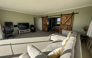 Mountain Majesty in the Heart of Twizel - Twizel, New Zealand