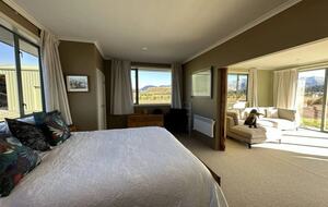 Mountain Majesty in the Heart of Twizel - Twizel, New Zealand