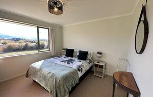 Mountain Majesty in the Heart of Twizel - Twizel, New Zealand