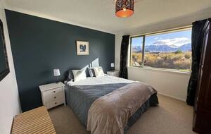 Mountain Majesty in the Heart of Twizel - Twizel, New Zealand