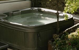 Cotswolds Country Retreat with hot tub - Langford, United Kingdom