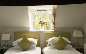 Cotswolds Country Retreat with hot tub - Langford, United Kingdom