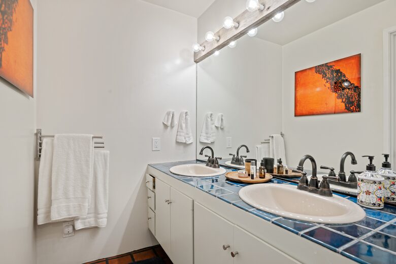 Bathroom 2, downstairs