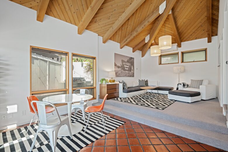 Pool House, living space