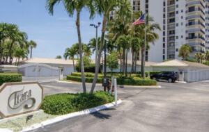 Elegant Oceanfront Living on Hutchinson Island - Hutchinson Island, Florida