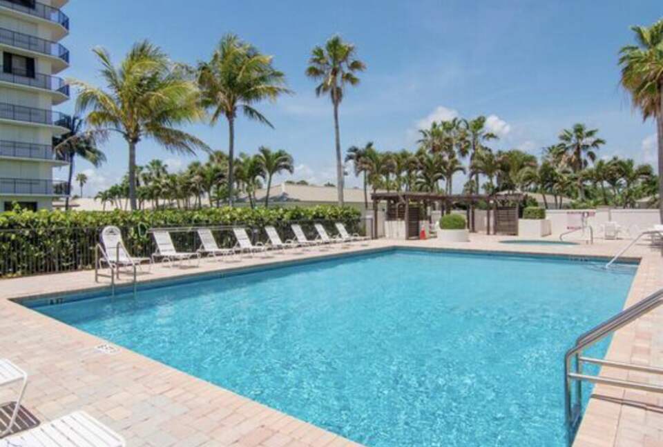 Elegant Oceanfront Living on Hutchinson Island - Hutchinson Island, Florida