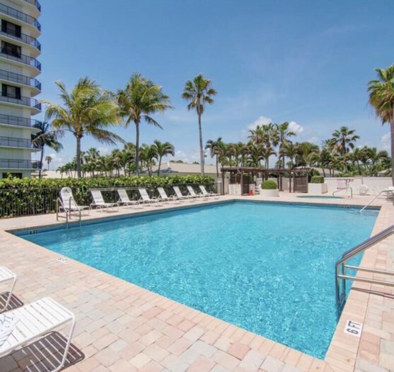 Elegant Oceanfront Living on Hutchinson Island - Hutchinson Island, Florida