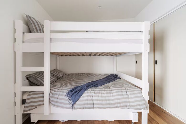 Coastal Calm | A Light-Filled Retreat in Rye - Rye, Australia